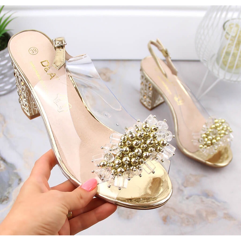 Sandalias transparentes de mujer sobre poste dorado con abalorios S.Barski MR1037-19 1