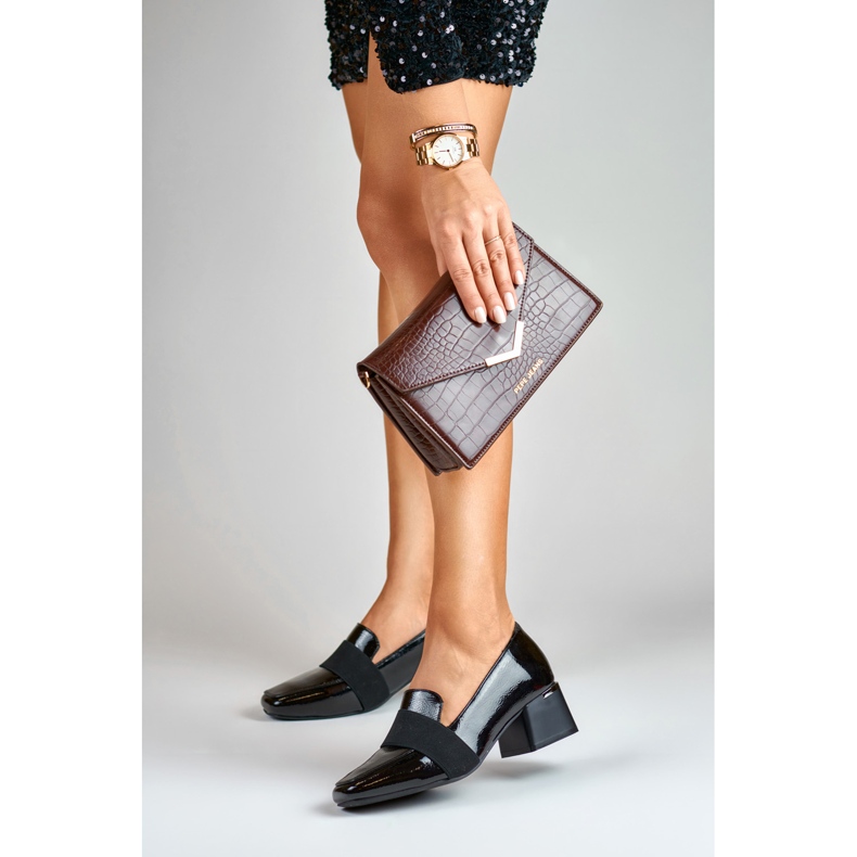 La.Fi Salones de charol con tacones bajos negro 2