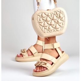 La.Fi Sandalias beige con cadena 1