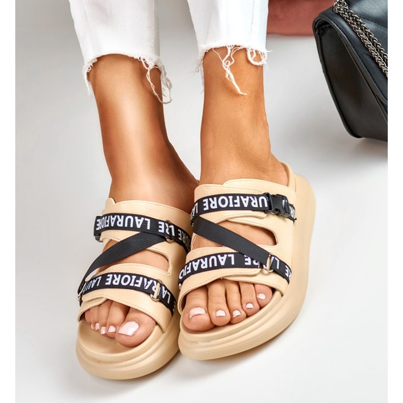 Elegantes zapatillas beige de La.Fi 1