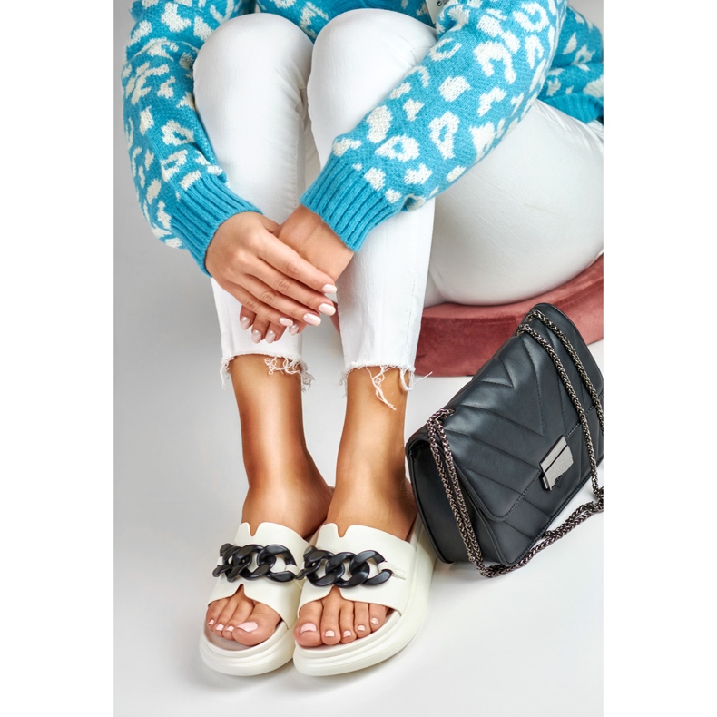 La.Fi Chanclas blancas con cadena negra blanco 2