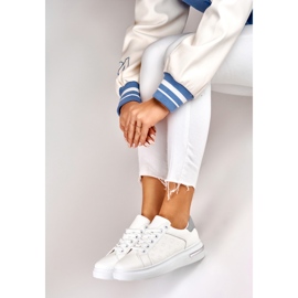 Deportivas blancas con adorno blanco 1