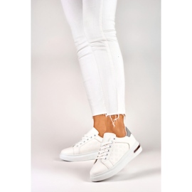 Deportivas blancas con adorno blanco 3