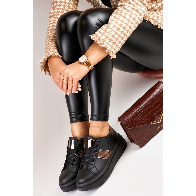 Zapatos deportivos negros de moda para mujer. 1 Zapatos deportivos negros de moda para mujer. 1