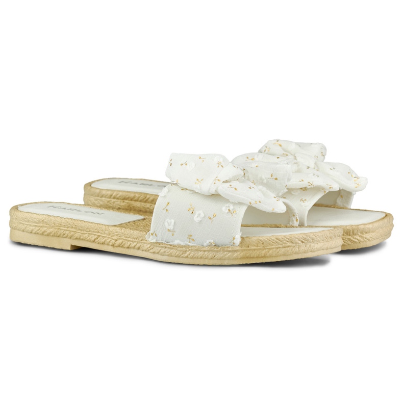 Babuchas blancas de mujer con lazo blanco 2 Babuchas blancas de mujer con lazo blanco 2