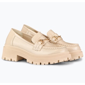 Zapatos plataforma beige lacados 8
