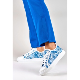 Deportivas blancas y azules de mujer 2