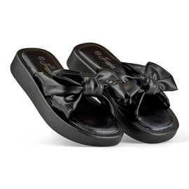 Babuchas negras de mujer fabricadas en ecopiel negro 3