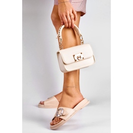Babucha mujer beige con hebilla decorativa 3