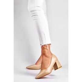 Zapatos de salón beige de Laila 3
