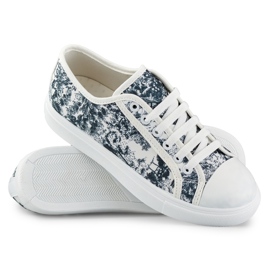Deportivas de mujer en blanco y negro 4