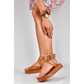 Sandalias de mujer color caramelo con tiras en los tobillos de Lisa marrón 3