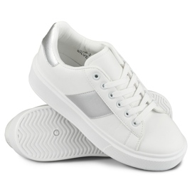 Zapatillas blancas de mujer en la plataforma con una adición plateada. blanco 4