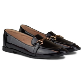 Zapatos lacados con decoración dorada negro 2
