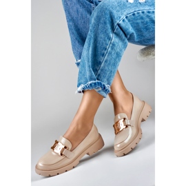 Zapatos brogue beige con decoración dorada 4