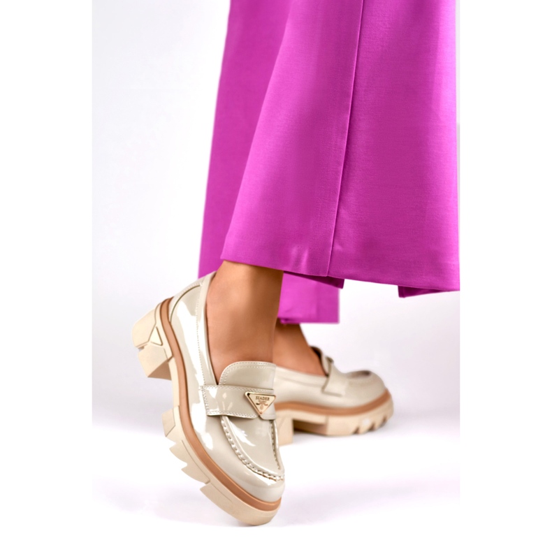 Mocasines moda mujer beige lacados 2