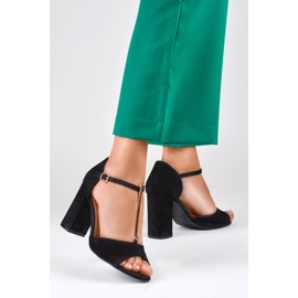 Elegantes sandalias de tacón alto con decoración dorada negro 4