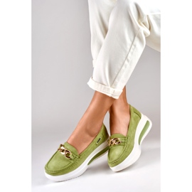 Mocasines de mujer verde claro en la plataforma. 3