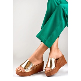 Chanclas Versis con cuña dorada dorado 3