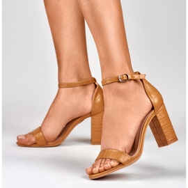 Sandalias de tacón color caramelo de Salis marrón 6