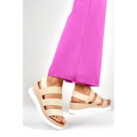 Sandalia plataforma baja elastico beige 3