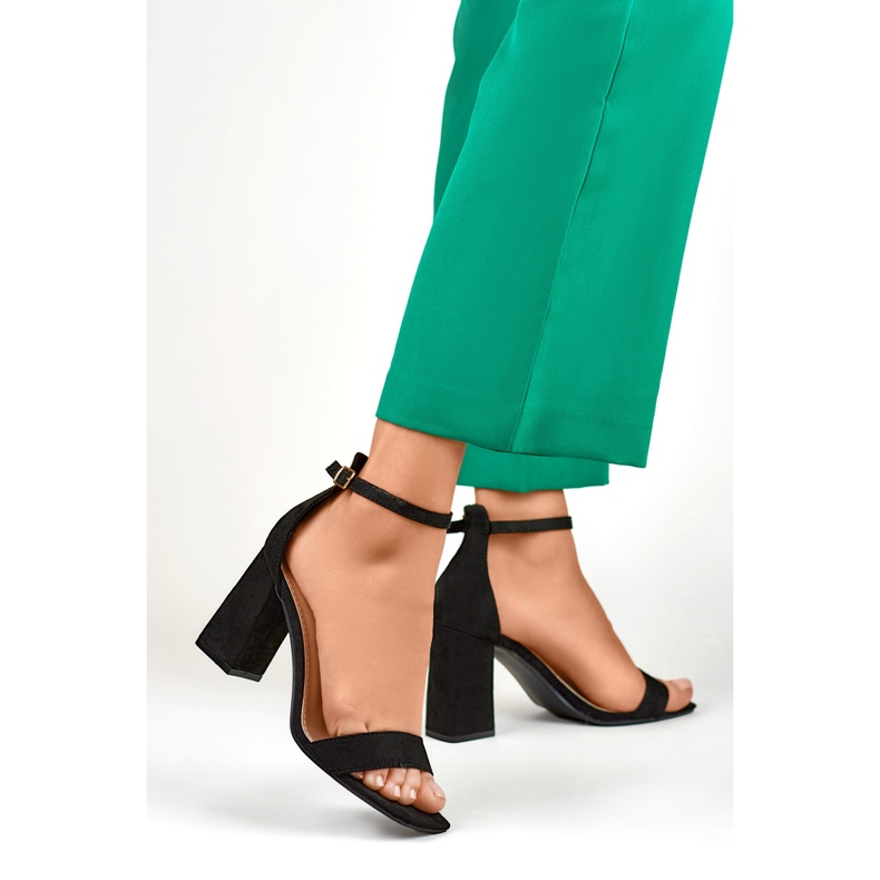 Sandalias negras de tacón alto negro 1