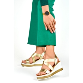Cómodas sandalias cuña con rayas doradas dorado 3