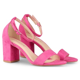 Sandalias clásicas fucsias en el poste rosado 2