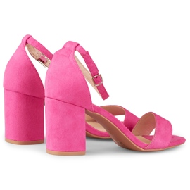 Sandalias clásicas fucsias en el poste rosado 1
