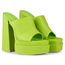 Chanclas de tacón color lima de Evelyn verde 4