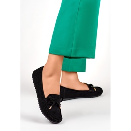 Mocasines negros cómodos con lazo 4