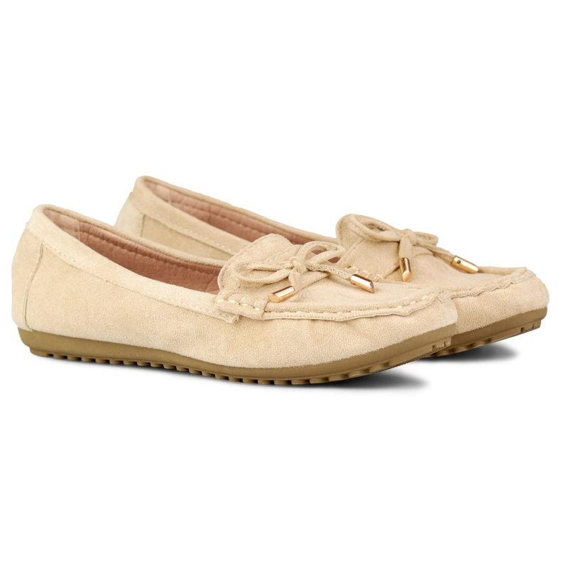 Cómodos mocasines beige con lazo 1