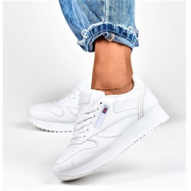Zapatillas clásicas blancas de mujer. blanco 6