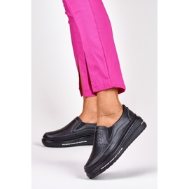 Zapatos calados de mujer fabricados en piel natural negro 3