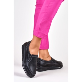 Zapatos calados de mujer fabricados en piel natural negro 4