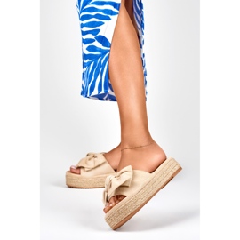 Alpargatas beige con lazo 2