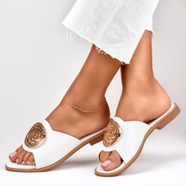 Pantuflas de mujer blancas con decoración dorada blanco 6