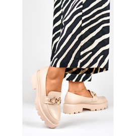 Mocasines beige de mujer fabricados en ecopiel 3