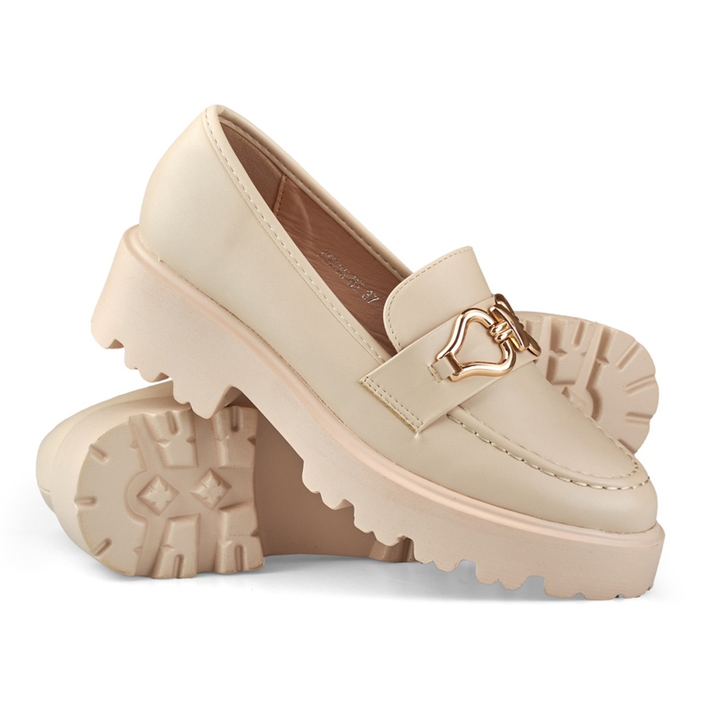Mocasines beige de mujer fabricados en ecopiel 1