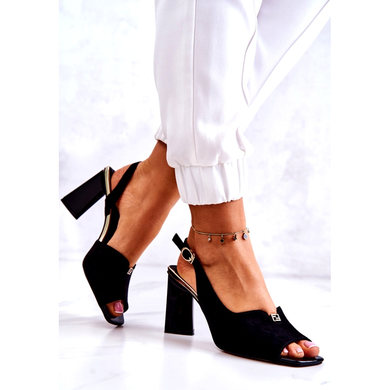 S. BARSKI Sandalias de gamuza para mujeres en la publicación con un adorno negro 2