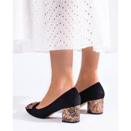 Zapatos de salón en ante negro con lazo de Shelovet 3