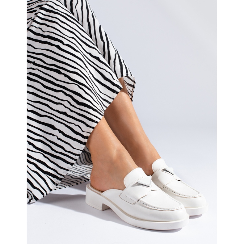 Mules blancos de mujer de Shelovet 1