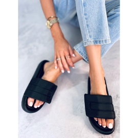Babuchas de nailon negro Cueto 5