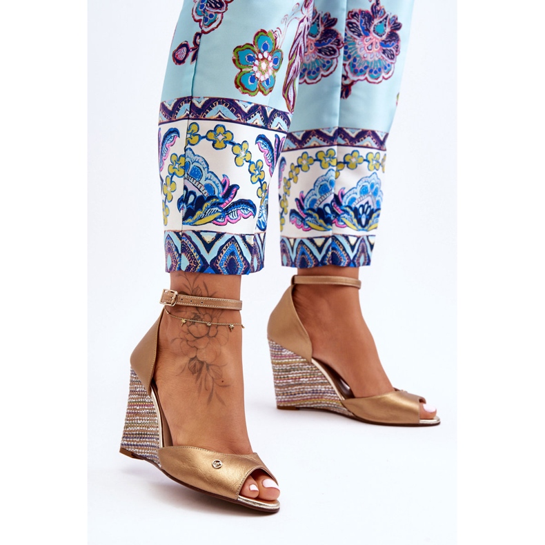 Sandalias Piel Cuña Laura Messi 2603/784 Oro dorado 1