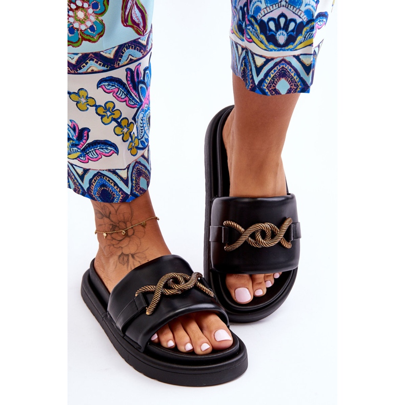 Sandalias Mujer Con Adorno Negro Verso 2