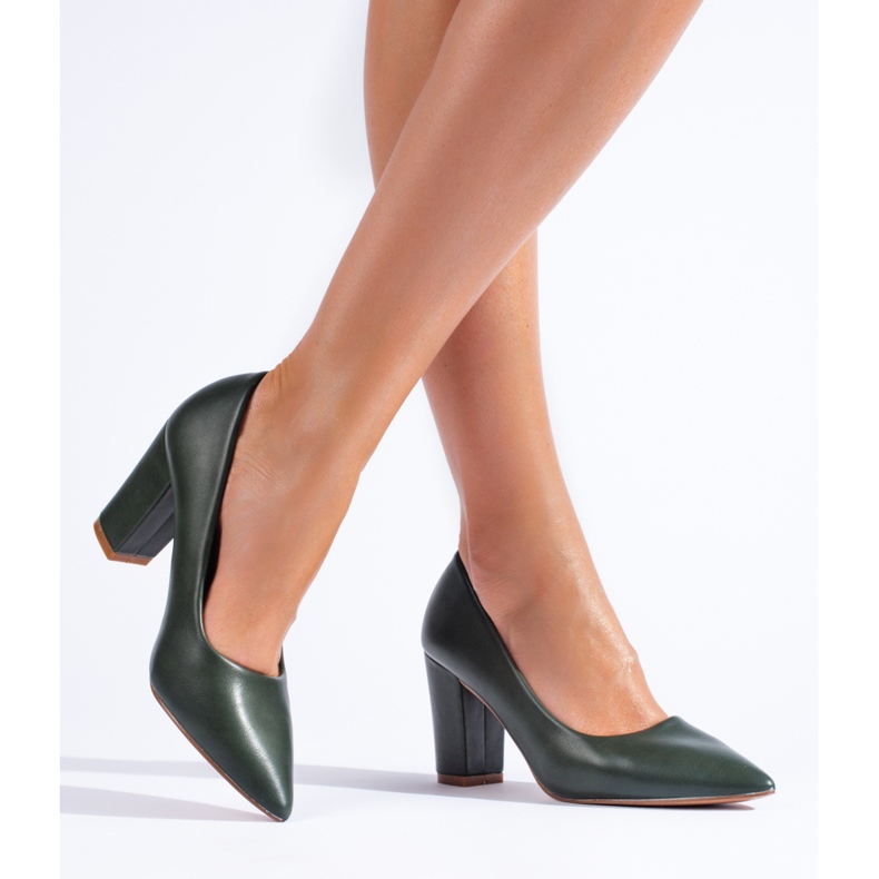 Zapatos de tacón de aguja verde oscuro de Shelovet 1