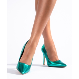 Zapatos de tacón verde metalizado de Shelovet 3