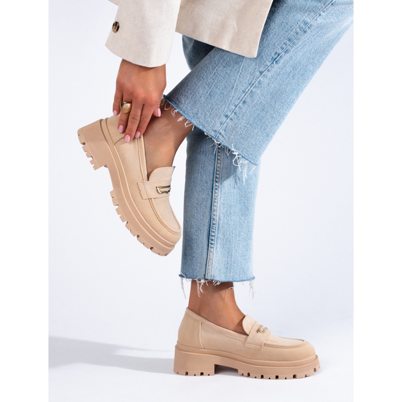 Mocasines de mujer en ante beige de Shelovet 1