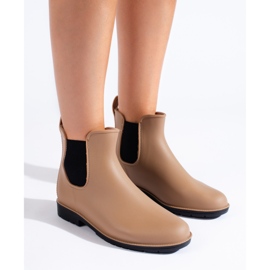 Botas de mujer beige de Shelovet 2