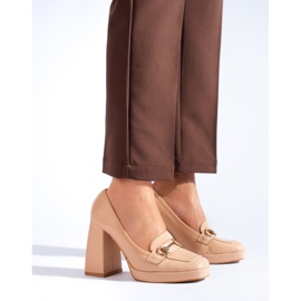 Zapatos de tacón beige de Shelovet 2
